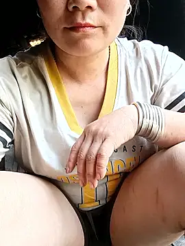 Snapshot of Lindxx-hot chatting on 04.06.26 Lindxx-hot online show from 04.06.26