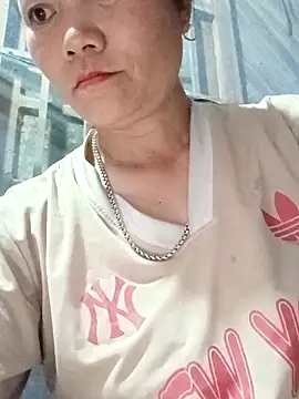 Snapshot of Lindxx-hot chatting on 04.11.26 Lindxx-hot online show from 04.11.26