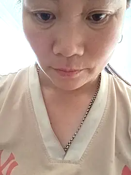 Snapshot of Lindxx-hot chatting on 04.15.26 Lindxx-hot online show from 04.15.26