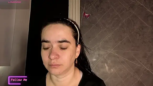Snapshot of _VALERIAGOMEZ chatting on 06.19.26 VALERIAGOMEZ online show from 06.19.26