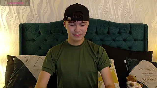 Crush Nier online show from 03.04.26