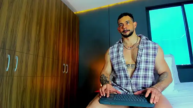 Snapshot of massimo_visconti chatting on 03.24.26 massimo visconti online show from 03.24.26