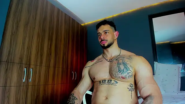 Snapshot of massimo_visconti chatting on 04.02.26 massimo visconti online show from 04.02.26