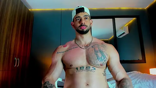 Snapshot of massimo_visconti chatting on 04.05.26 massimo visconti online show from 04.05.26