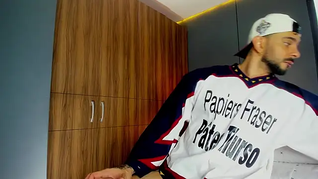 Snapshot of massimo_visconti chatting on 04.06.26 massimo visconti online show from 04.06.26