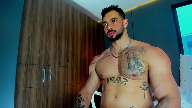 Snapshot of massimo_visconti chatting on 04.09.26 massimo visconti online show from 04.09.26