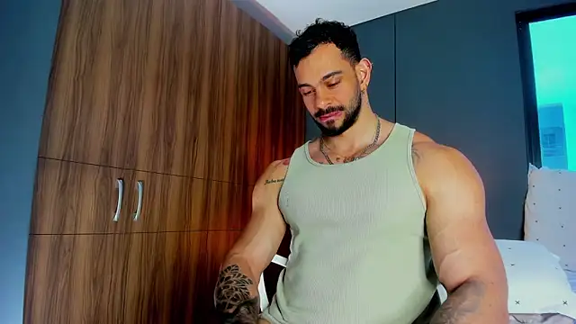 Snapshot of massimo_visconti chatting on 04.10.26 massimo visconti online show from 04.10.26