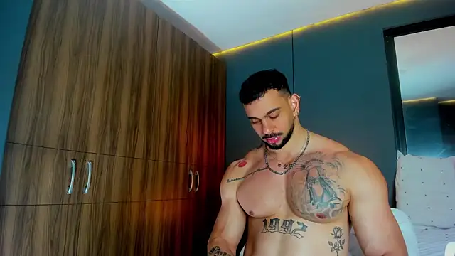 Snapshot of massimo_visconti chatting on 04.11.26 massimo visconti online show from 04.11.26