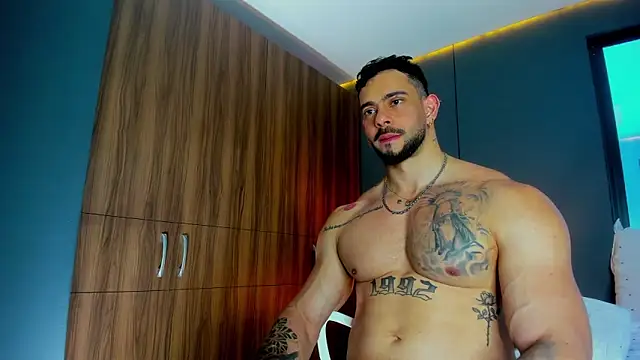 Snapshot of massimo_visconti chatting on 04.12.26 massimo visconti online show from 04.12.26