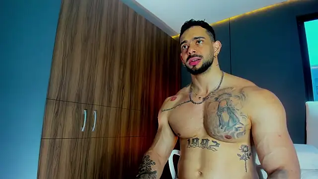 Snapshot of massimo_visconti chatting on 04.15.26 massimo visconti online show from 04.15.26