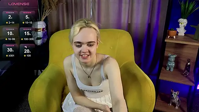 Snapshot of Bambi_Bloom chatting on 03.25.26 Bambi Bloom online show from 03.25.26