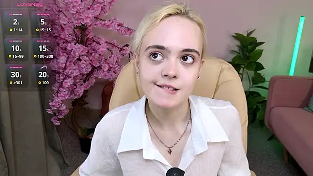 Snapshot of Bambi_Bloom chatting on 03.29.26 Bambi Bloom online show from 03.29.26