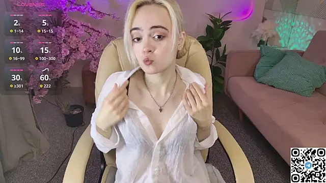 Snapshot of Bambi_Bloom chatting on 04.03.26 Bambi Bloom online show from 04.03.26