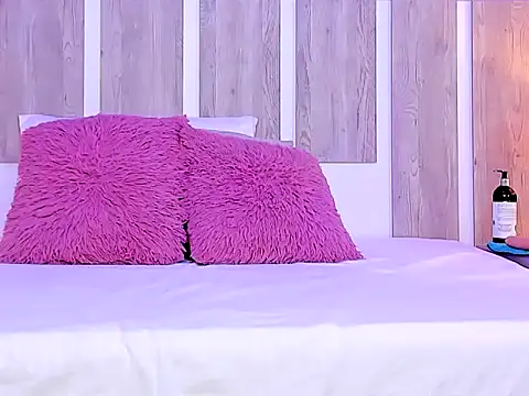 EmilySearss online show from 03.20.26