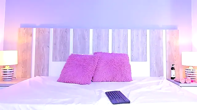 EmilySearss online show from 03.27.26