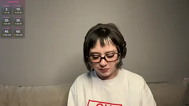 Snapshot of AueshaSimon chatting on 03.04.26 AueshaSimon online show from 03.04.26