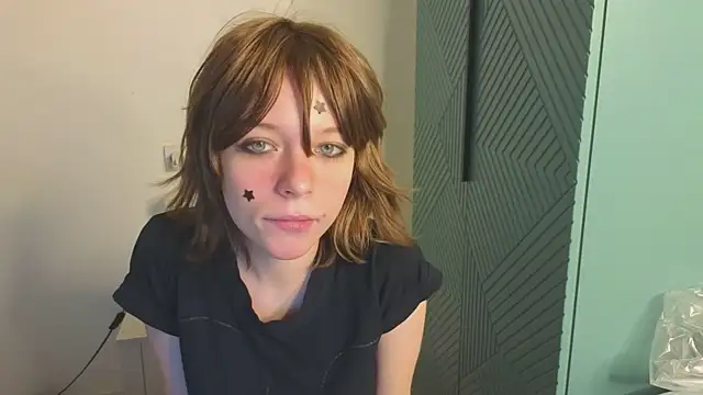 Snapshot of MollySally chatting on 06.24.26 MollySally online show from 06.24.26
