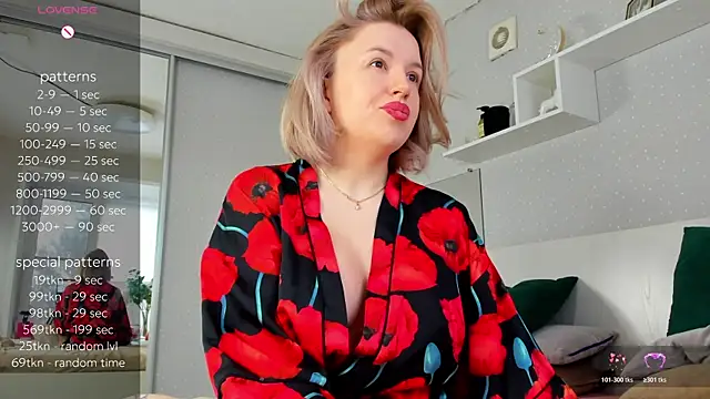 crowned goddess online show from 03.25.26