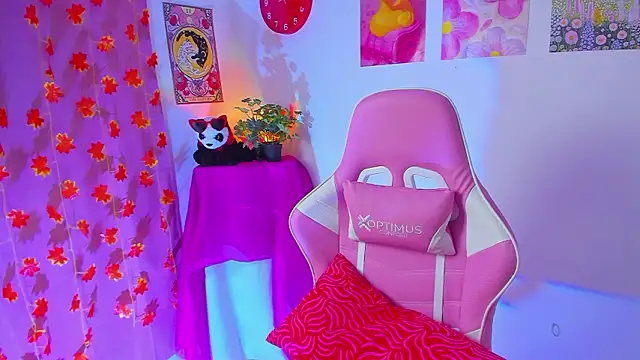 Madeline 21 online show from 03.21.26