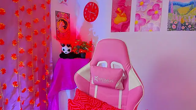 Madeline 21 online show from 04.16.26