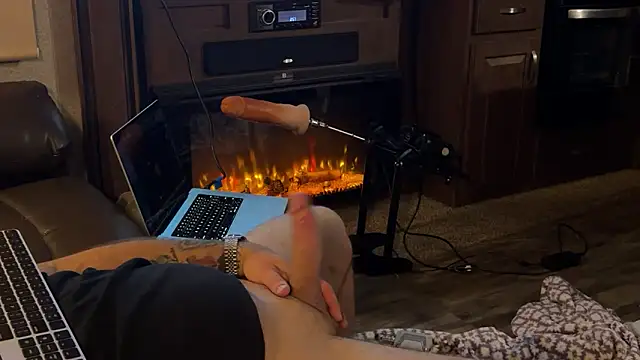 helovesanalbicouple online show from 03.07.26