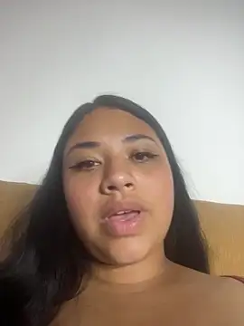 Snapshot of danniiq chatting on 02.28.26 danniiq online show from 02.28.26