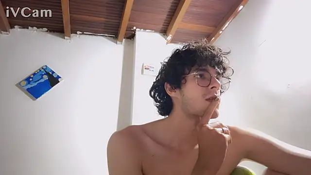 Snapshot of Danandrouse chatting on 03.18.26 Danandrouse online show from 03.18.26