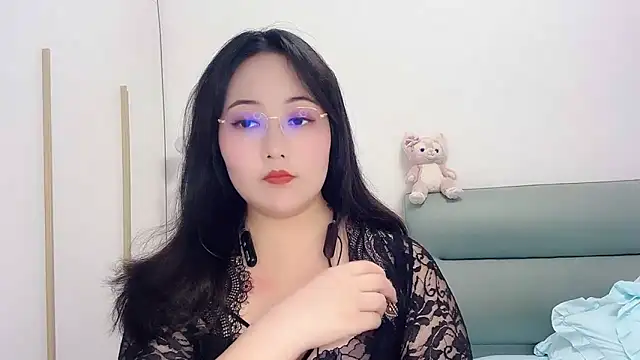 Snapshot of Susu-36E chatting on 04.19.26 Susu-36E online show from 04.19.26