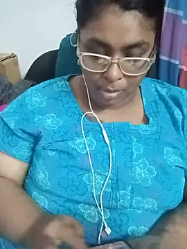 Snapshot of deepika-mallus chatting on 06.17.26 deepika-mallus online show from 06.17.26