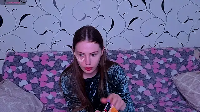 Snapshot of Luxwyverna chatting on 05.21.26 Luxwyverna online show from 05.21.26