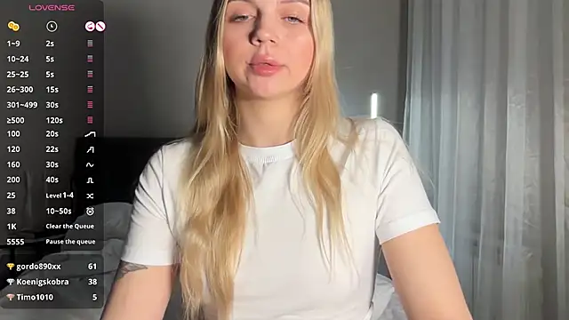 AlexaDeviliciouss online show from 04.18.26