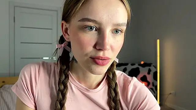 Lolatatee online show from 03.08.26