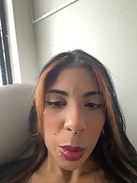 Snapshot of VioletaHills_ chatting on 03.11.26 VioletaHills online show from 03.11.26