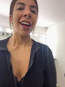 Snapshot of VioletaHills_ chatting on 03.24.26 VioletaHills online show from 03.24.26