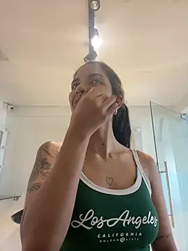 Snapshot of VioletaHills_ chatting on 03.31.26 VioletaHills online show from 03.31.26