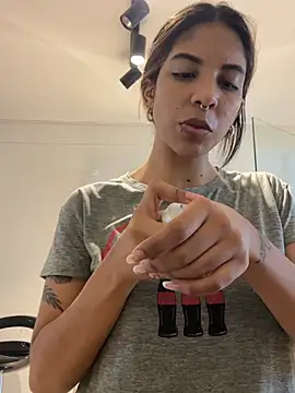 Snapshot of VioletaHills_ chatting on 04.01.26 VioletaHills online show from 04.01.26