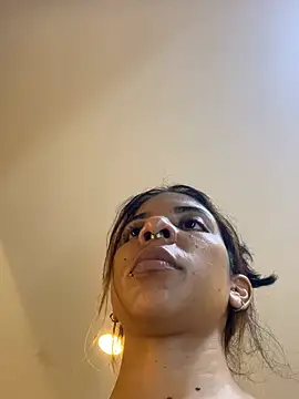 Snapshot of VioletaHills_ chatting on 04.15.26 VioletaHills online show from 04.15.26