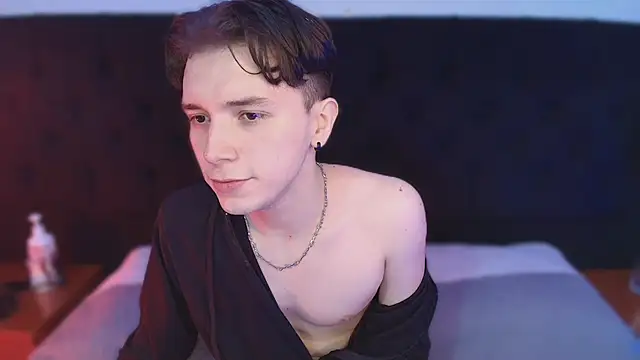 hollannd  online show from 03.26.26