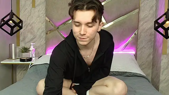 hollannd  online show from 04.08.26