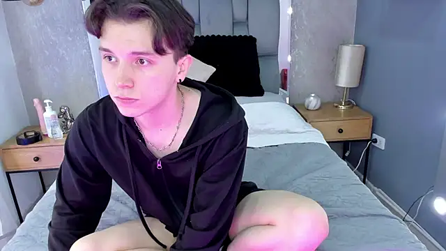 hollannd  online show from 04.23.26