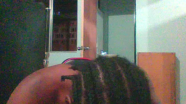 Snapshot of charles_king chatting on 08.04.26 charles king online show from 08.04.26