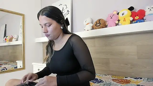 Snapshot of EmmaSanchez_ chatting on 05.02.26 EmmaSanchez online show from 05.02.26