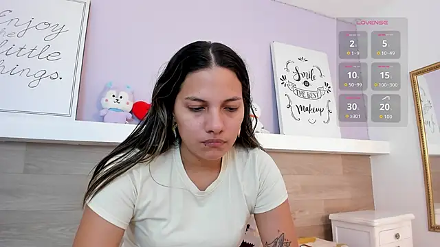 Snapshot of EmmaSanchez_ chatting on 05.26.26 EmmaSanchez online show from 05.26.26