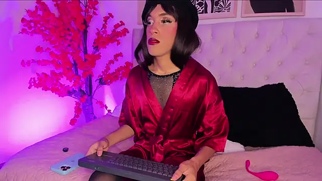 Liz Hills online show from 04.21.26