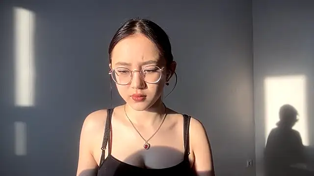 Snapshot of SolvedGlobe chatting on 03.10.26 SolvedGlobe online show from 03.10.26