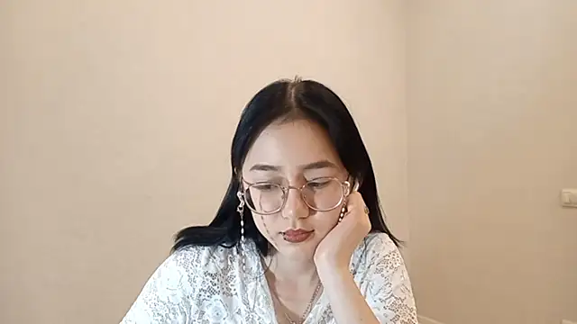 Snapshot of SolvedGlobe chatting on 04.15.26 SolvedGlobe online show from 04.15.26