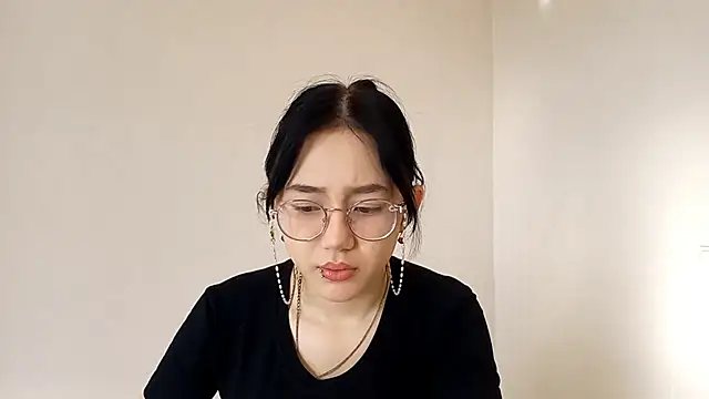 Snapshot of SolvedGlobe chatting on 04.16.26 SolvedGlobe online show from 04.16.26