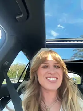 TessLively1 online show from 04.20.26