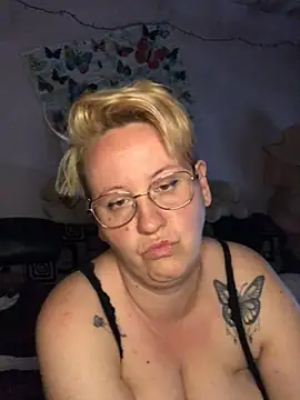 Snapshot of SofiaAmour chatting on 04.15.26 SofiaAmour online show from 04.15.26