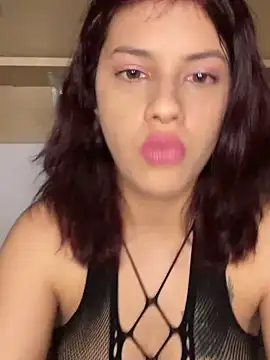 Snapshot of MommySexxy23 chatting on 03.25.26 MommySexxy23 online show from 03.25.26